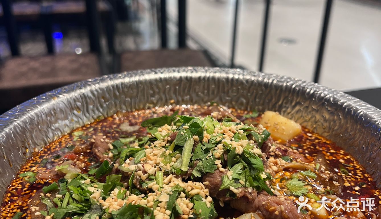 特别值得一提的是它家的冰粉 超级无敌好吃 有两个版本的