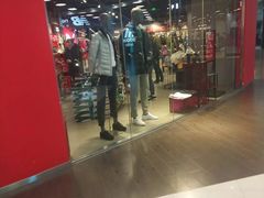 -PUMA品牌自营折扣店(武汉永旺梦乐城店)