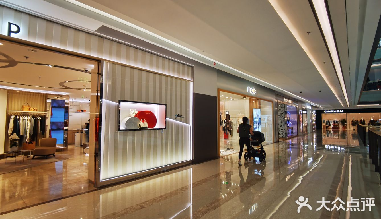 自从装修后,商场里更吸引人了南北栋分布这不同品牌不仅