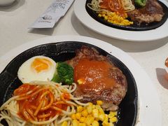 -汤姆家的牛排意面披萨(新城市广场店)