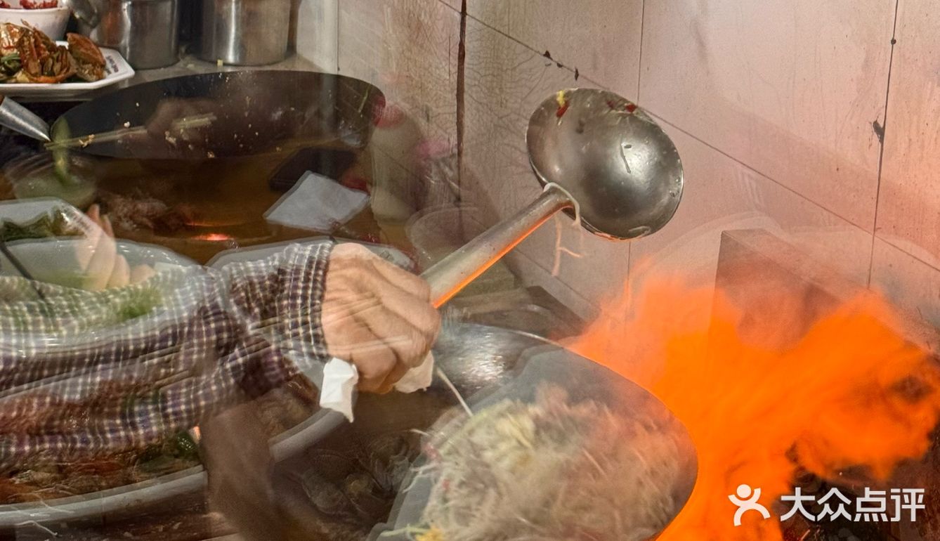 在四哥家常菜，人均100块吃出海鲜自由