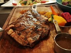 -悦享绿山墙西餐厅