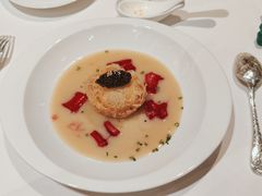 黑鱼子酥脆流心蛋配花胶蓝子鱼汁-誉珑轩