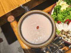 -老牌坊云南鱼豆花火锅(爱建店)