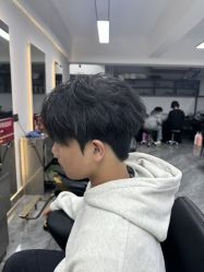 -iu潮牌·SALON