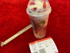 雪山草莓桂花冻-喜茶(深圳海岸城店)