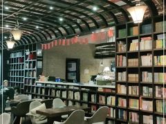 -钟书阁(松江泰晤士小镇店)