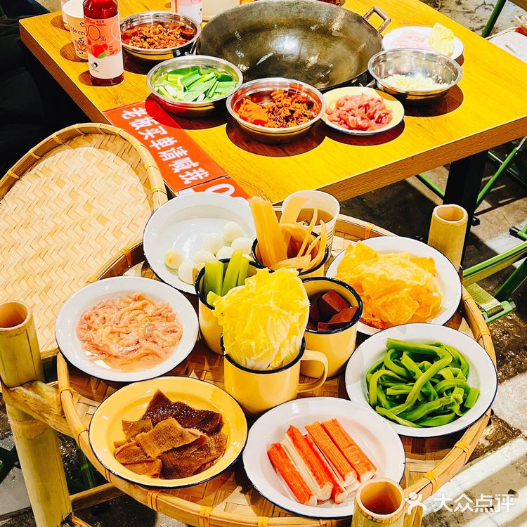 居然现场炒料涮湘味火锅 台东万佳网红店