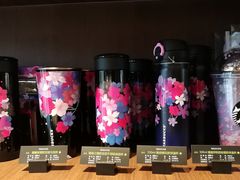 -星巴克(杭州湖滨银泰E区店)