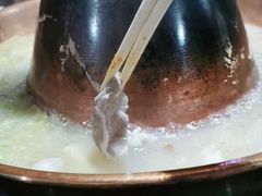 -果松木炭酸菜铜火锅·外婆参鸡汤