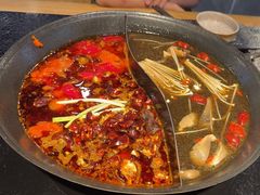 -鹿鸣山草本茶香火锅(园西路店)