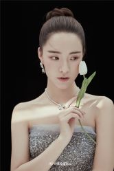 -至臻微拉婚纱摄影