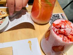 草莓飞奶昔-火山屋台(新街口店)