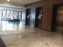 -曼谷湄南河畔华美达广场酒店