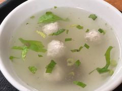 -松树干拌面店