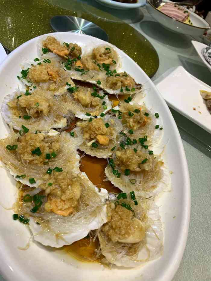 华埠酒楼"又来华埠吃饭了～我们一行四大一小点了六个.