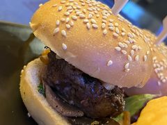 香浓蘑菇牛肉汉堡-bluefrog蓝蛙(皇庭广场店)