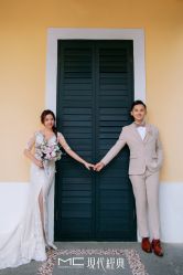 -现代经典婚纱摄影