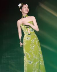 -Renee芮亦婚纱(原丽莎)