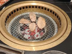 -山川小町·极番烧肉(新地假日广场店)