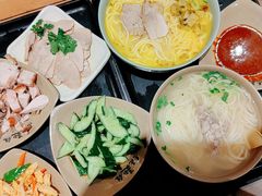 -亮亮面馆(经六路店)