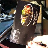 本来在排队买奶茶,结果旁边文和友的小哥问我们是不是长