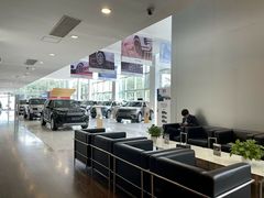 -上海天华·捷豹路虎4S店(闵行店)
