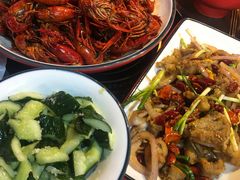 -虾弄弄海派小龙虾·牛羊蝎子火锅