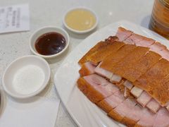 乳猪双拼例牌-香港新发烧腊茶餐厅(水围店)
