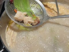 -尚尚仙·酸汤猪手·猪肚鸡火锅(华联万柳购物中心店)