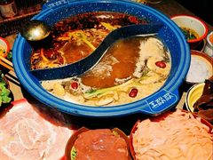重庆红油经典鸳鸯锅-王歘歘·chuǎ火锅(五道营店)