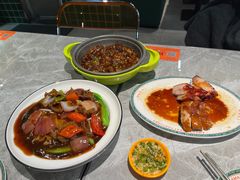 湿炒豉椒牛肉河粉-皇后餐厅-煲仔·小菜·打边炉(古北店)