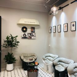 -老男孩男士理容馆·理发·烫染·修面