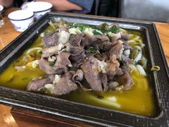 酸汤肥牛-外婆船宴餐厅·外婆喊你回家吃饭
