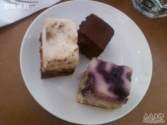 蓝莓芝士+致命巧克力+香草摩卡榛子蛋糕-榖屋house of flour(张江首店)