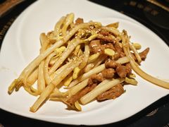 花生芽炒牛肋条-顺峰顺水顺德菜(龙华店)