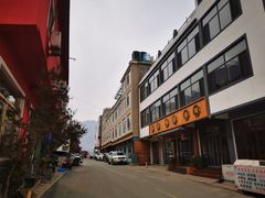 -百里峡七彩艺术小镇