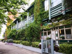 -钟书阁(松江泰晤士小镇店)