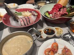 -红鼎豆捞·非遗鲍皇汤火锅(宝丰路店)