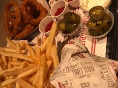 -The Habit Burger Grill 哈比特汉堡(复兴soho店)