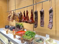 -鱼鲜饭香·招牌汽锅剁椒鱼头王