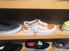 -ABC MART(心斎橋店)