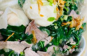 Premium Pig's Trotter and Pork Six Parts with Goji Leaf Rice Noodles