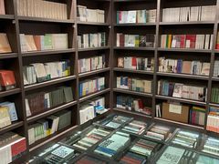 -钟书阁(松江泰晤士小镇店)