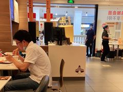 -麦当劳(汉口火车站候车室店)