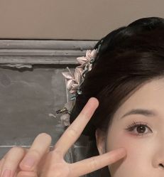 -一揽芳华汉服旗袍体验馆(拙政园店)