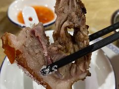 -黄记四更烤乳猪店
