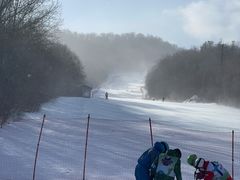 -亚布力新体委滑雪场