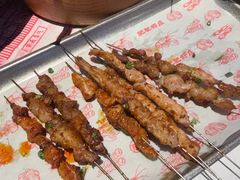 -肥肥虾庄·金牌油焖大虾(汉街SKP店)