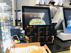 -奈雪的茶(亨特国际广场店)